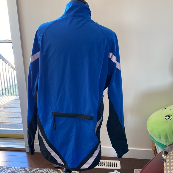 Running Jacket From “The Running Room” - Picture 5 of 7